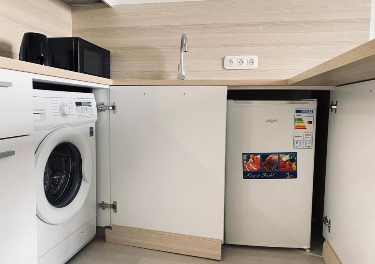 Apartment Ye,s *